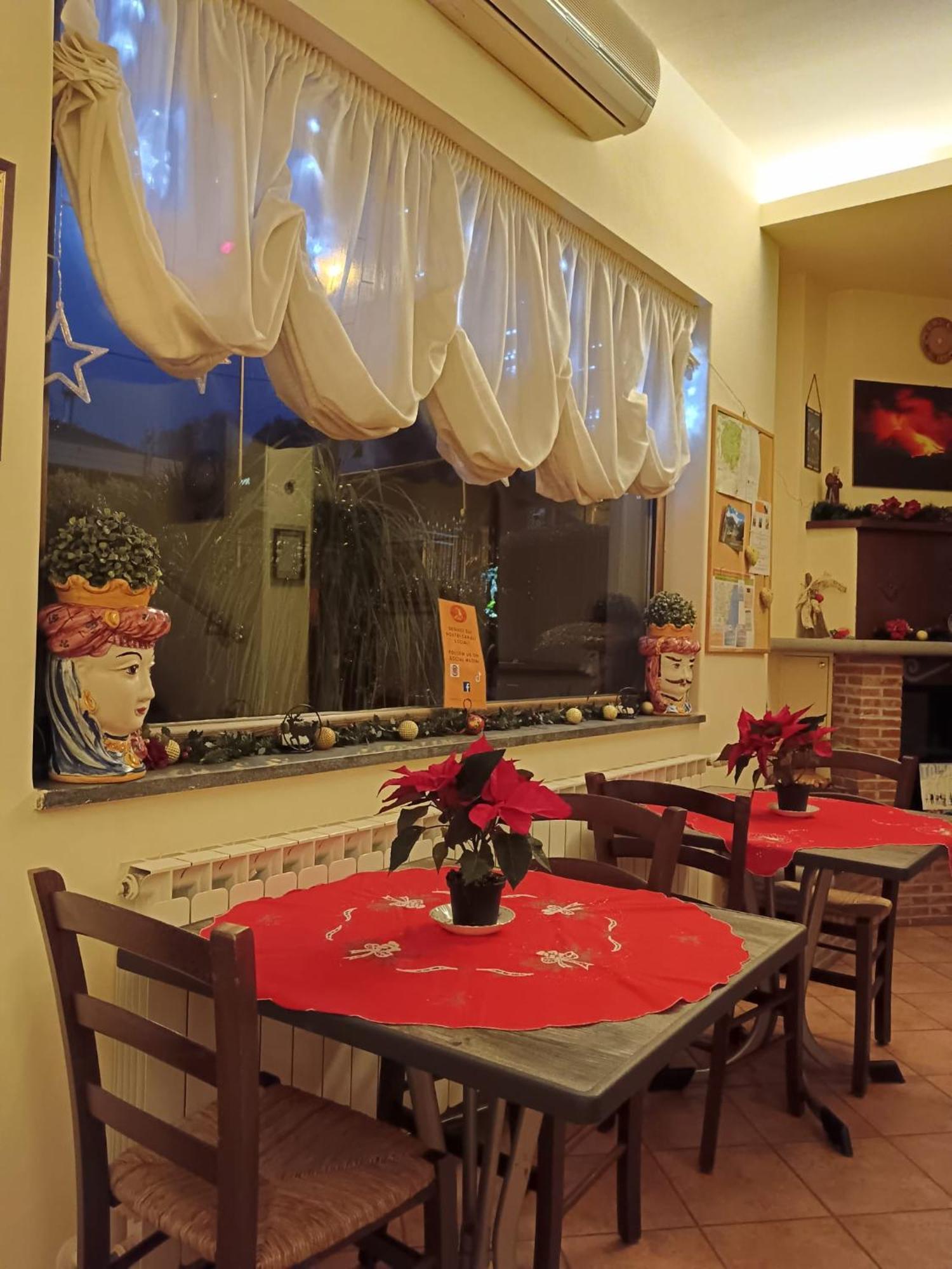 زافيرانا إتنيا Villa Hirschen المظهر الخارجي الصورة